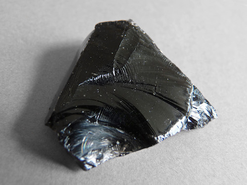 batu obsidian